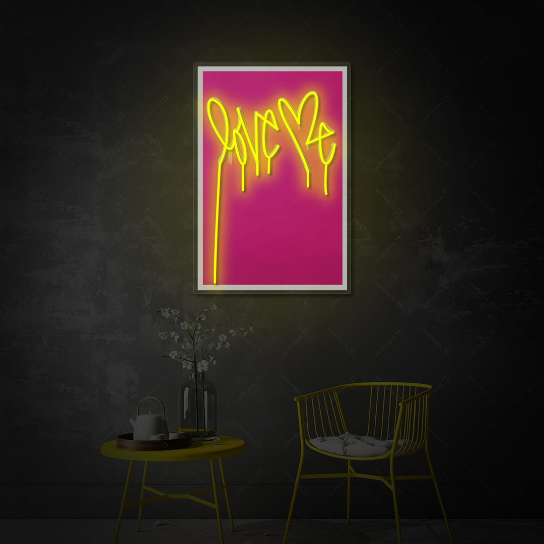 "Love Me" Neonskilt