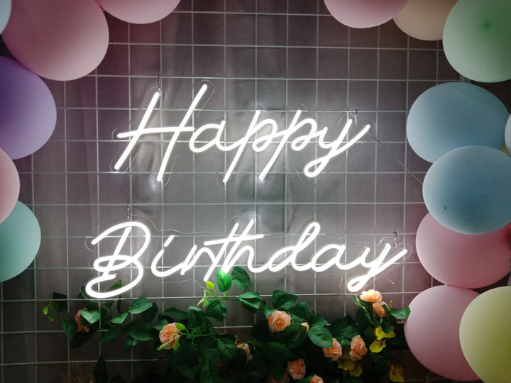 "Happy Birthday" Neonskilt (Lagerbeholdning: 3 enheder)