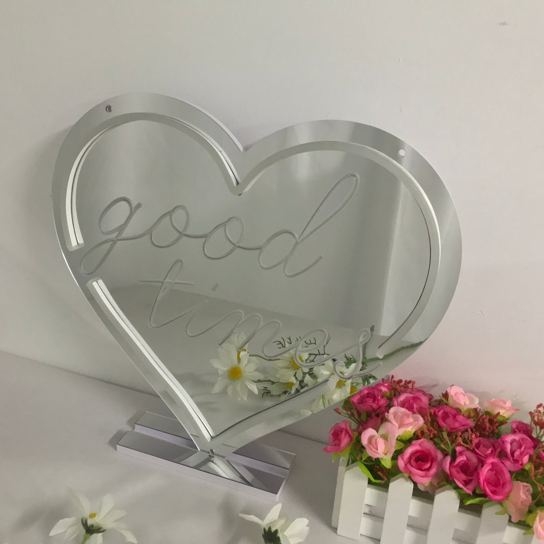 "Good Times, Drømmende Fargeendring" Neonskilt med spejlbagside