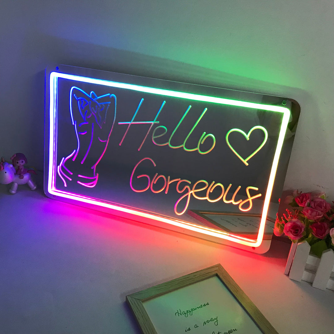 "Hello Gorgeous, Drømmende Fargeendring" Neonskilt med spejlbagside