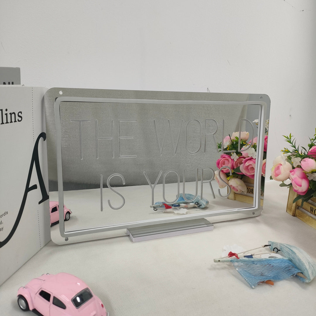 "The World Is Yours, Drømmende Fargeendring" Neonskilt med spejlbagside